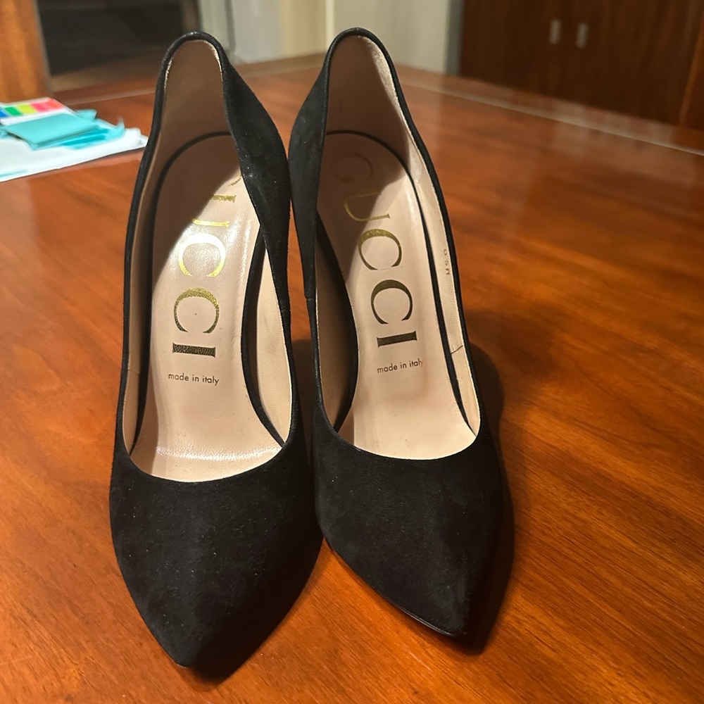 New Size 38, US 8 Gucci Suede Sylvie Black Heels Classic Pointed-Toe Pumps